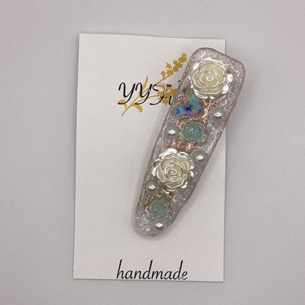 White Rose & Blue Heart / レジンヘアクリップ / sinobu188 YOU & YUU Fukuoka Handmade Accessories Shop