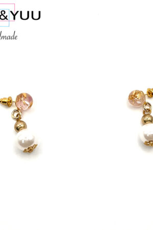 ゴールドアクセントのフェミニンピアス / レジンピアス / Ls 302